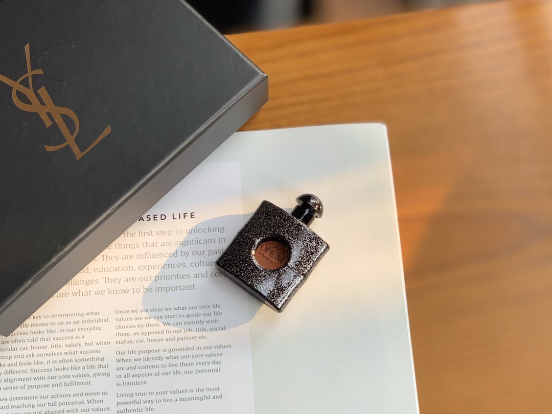 Saint Laurent perfume